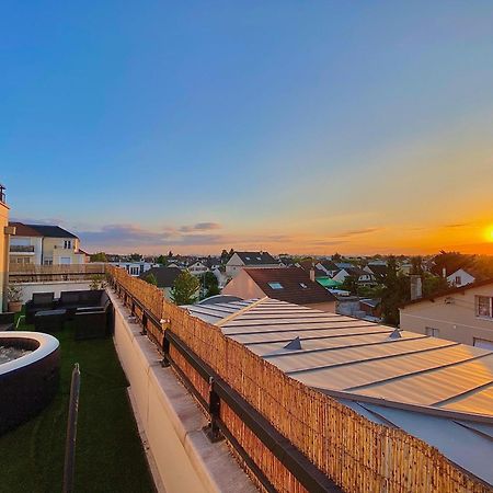 Le Prestige Terrasse-Cocon Familial Cosy, Billard & Jacuzzi Avec Vue Sur Paris Daire Le Blanc-Mesnil Dış mekan fotoğraf
