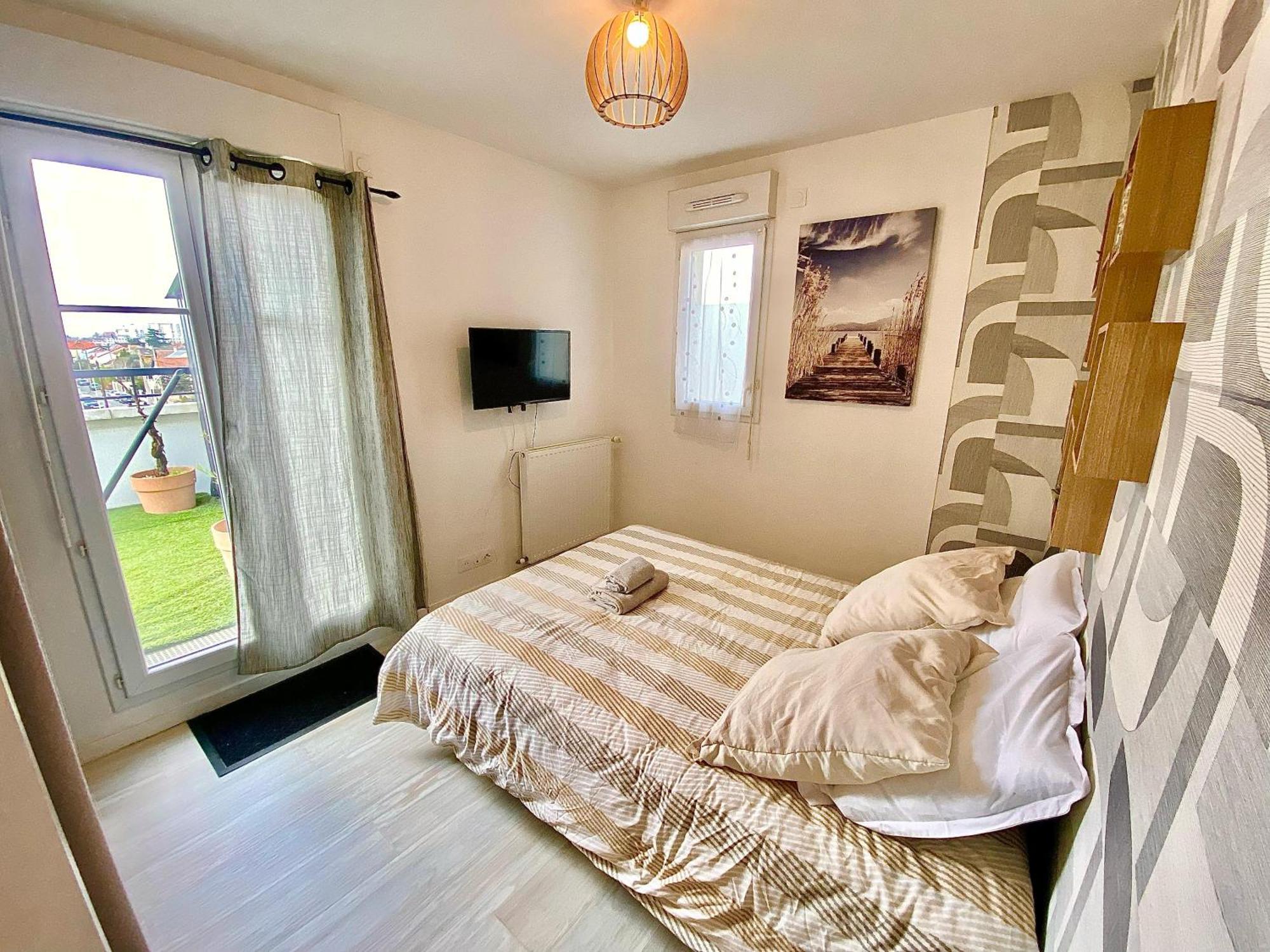Le Prestige Terrasse-Cocon Familial Cosy, Billard & Jacuzzi Avec Vue Sur Paris Daire Le Blanc-Mesnil Dış mekan fotoğraf