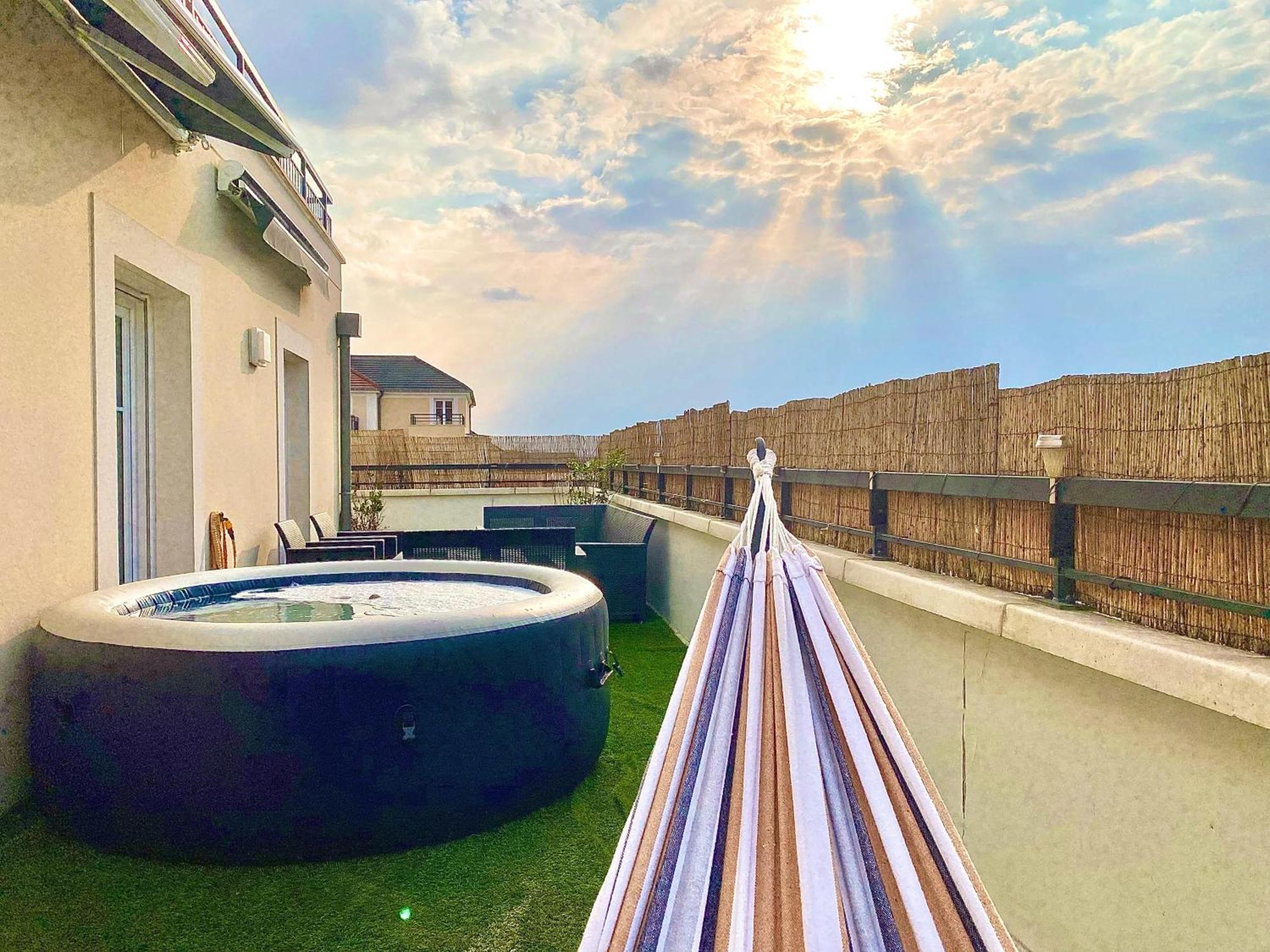 Le Prestige Terrasse-Cocon Familial Cosy, Billard & Jacuzzi Avec Vue Sur Paris Daire Le Blanc-Mesnil Dış mekan fotoğraf