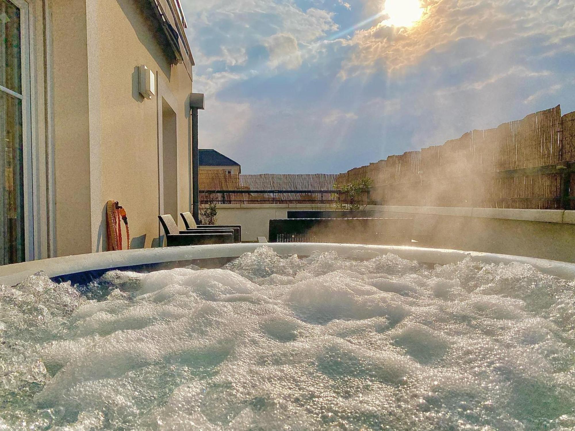 Le Prestige Terrasse-Cocon Familial Cosy, Billard & Jacuzzi Avec Vue Sur Paris Daire Le Blanc-Mesnil Dış mekan fotoğraf