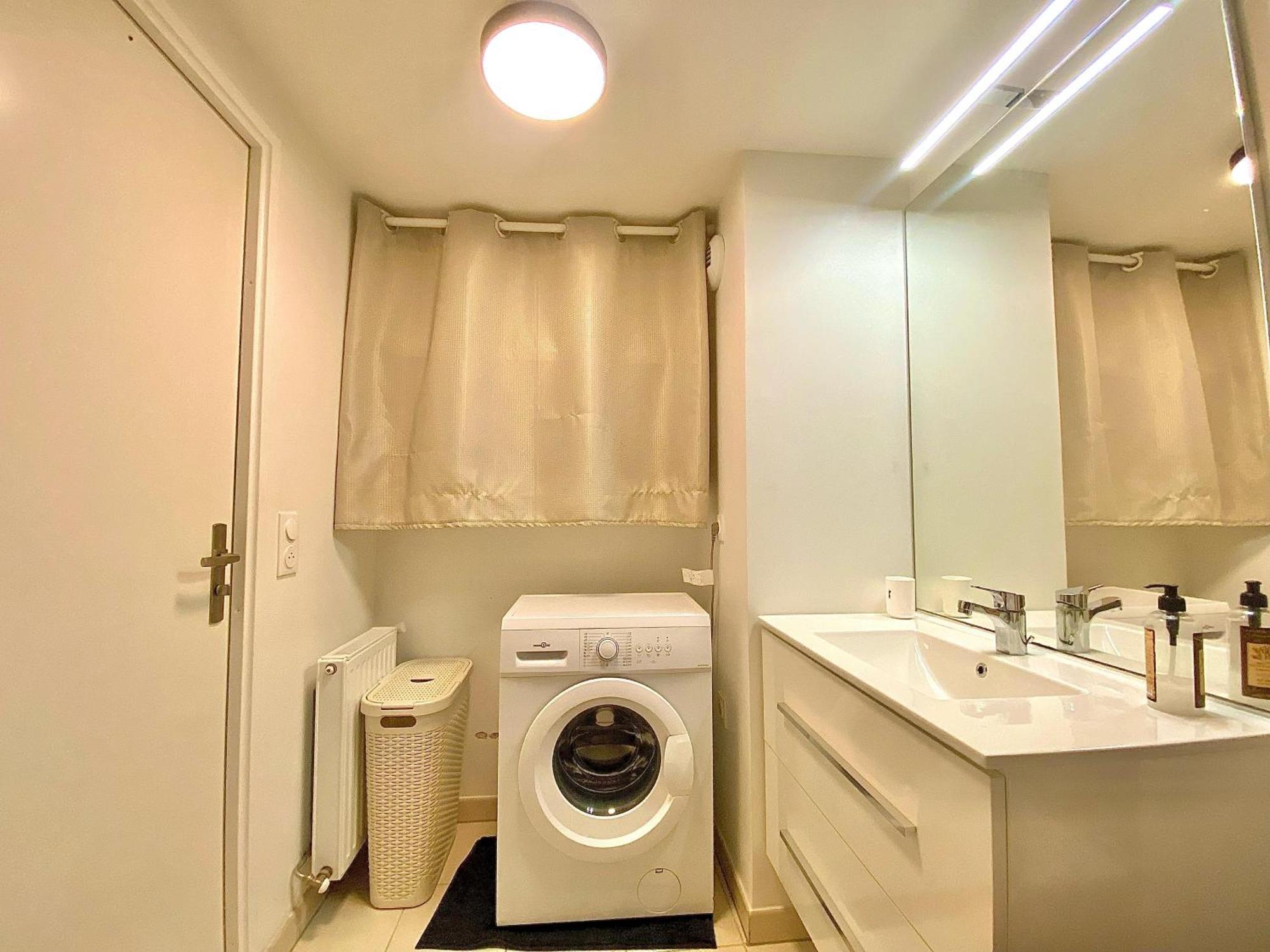 Le Prestige Terrasse-Cocon Familial Cosy, Billard & Jacuzzi Avec Vue Sur Paris Daire Le Blanc-Mesnil Dış mekan fotoğraf