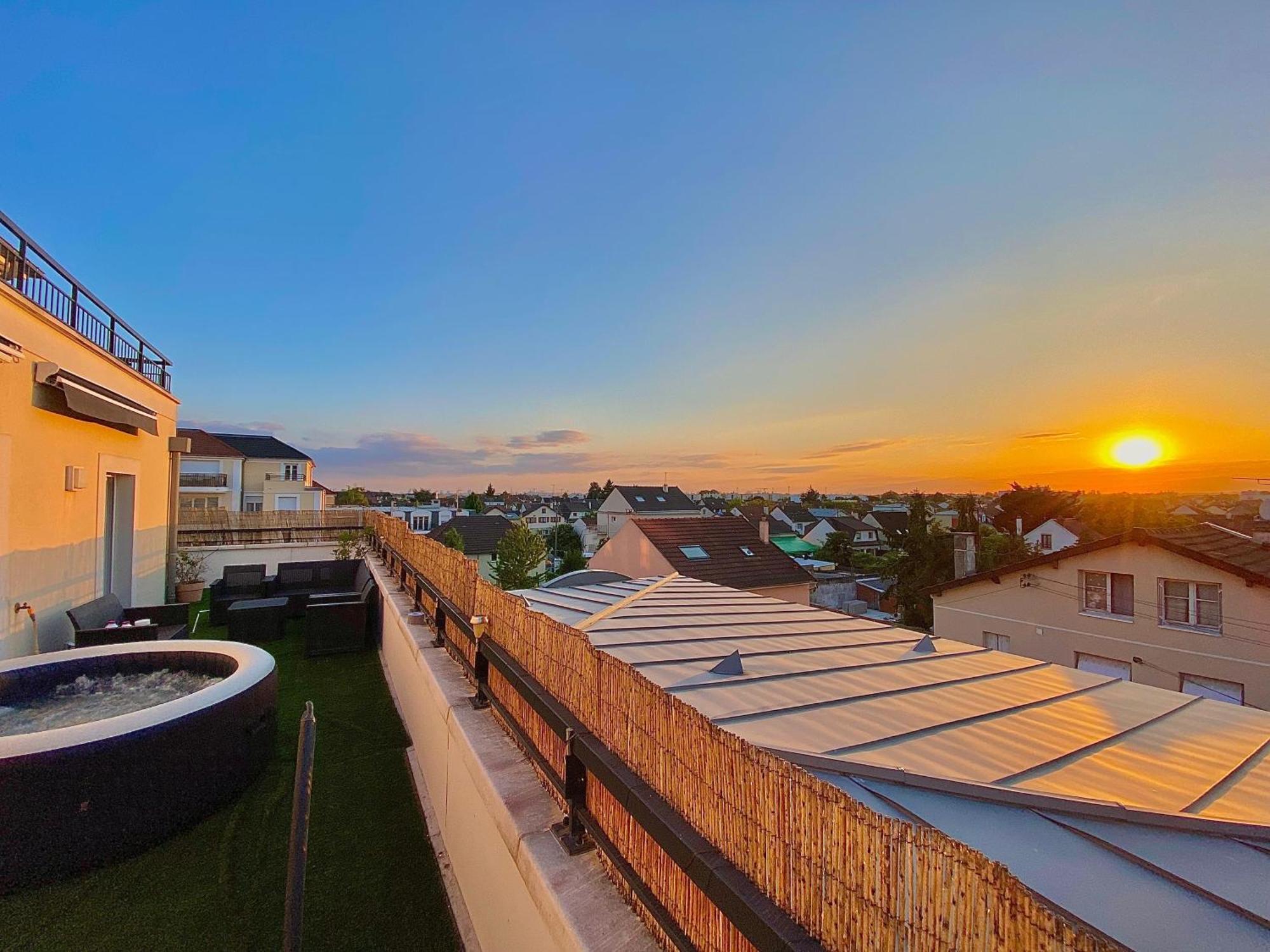 Le Prestige Terrasse-Cocon Familial Cosy, Billard & Jacuzzi Avec Vue Sur Paris Daire Le Blanc-Mesnil Dış mekan fotoğraf